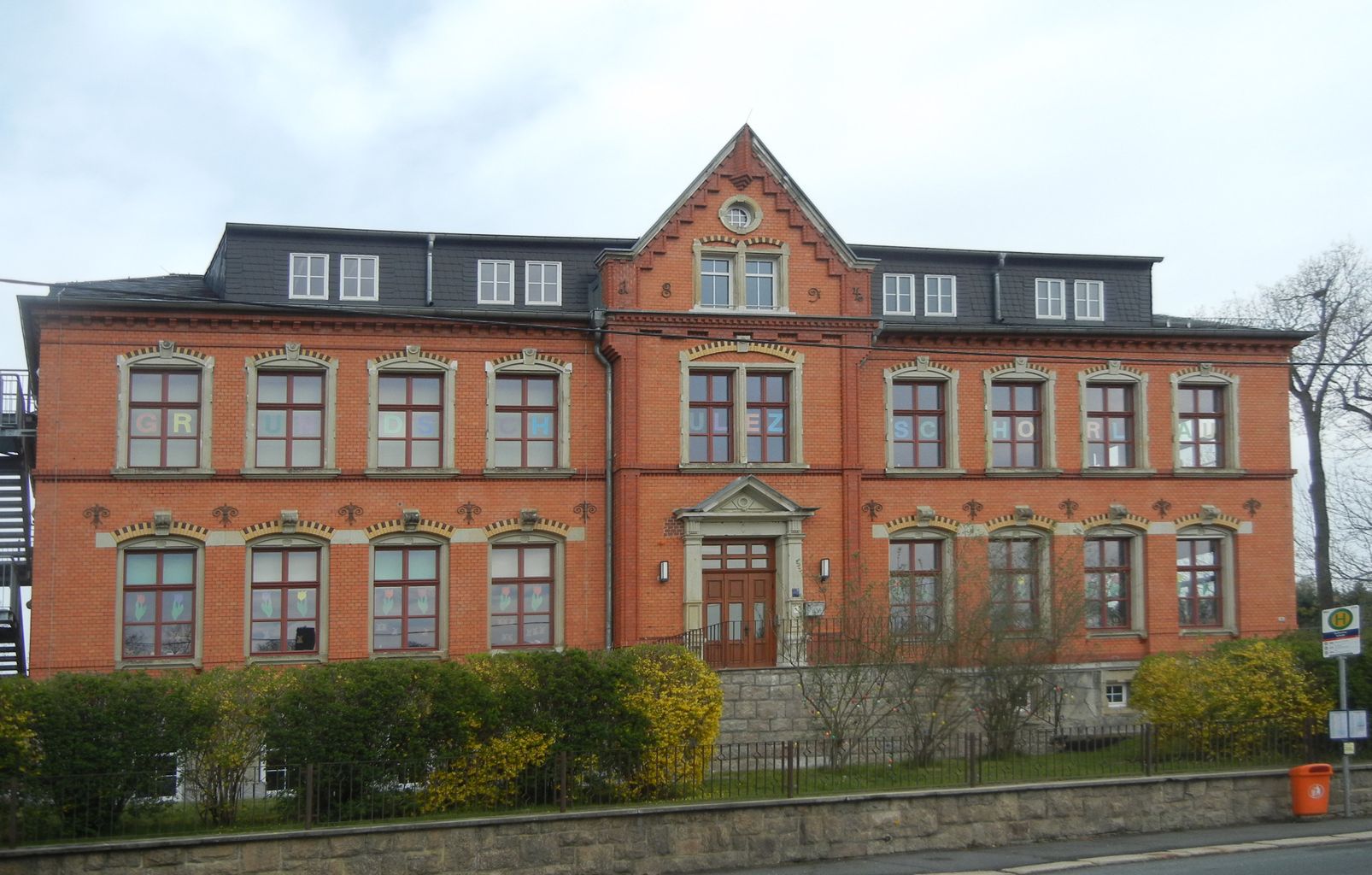 13 Gundschule Außenanlagen
